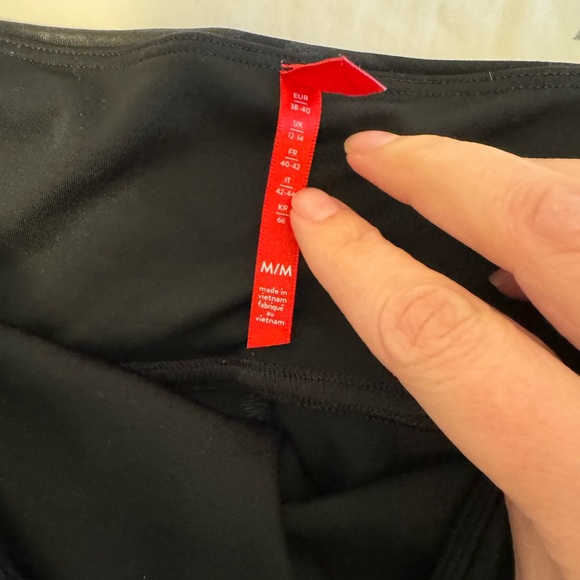 Spanx Faux Leather Camo Leggings - Picture 7 of 7